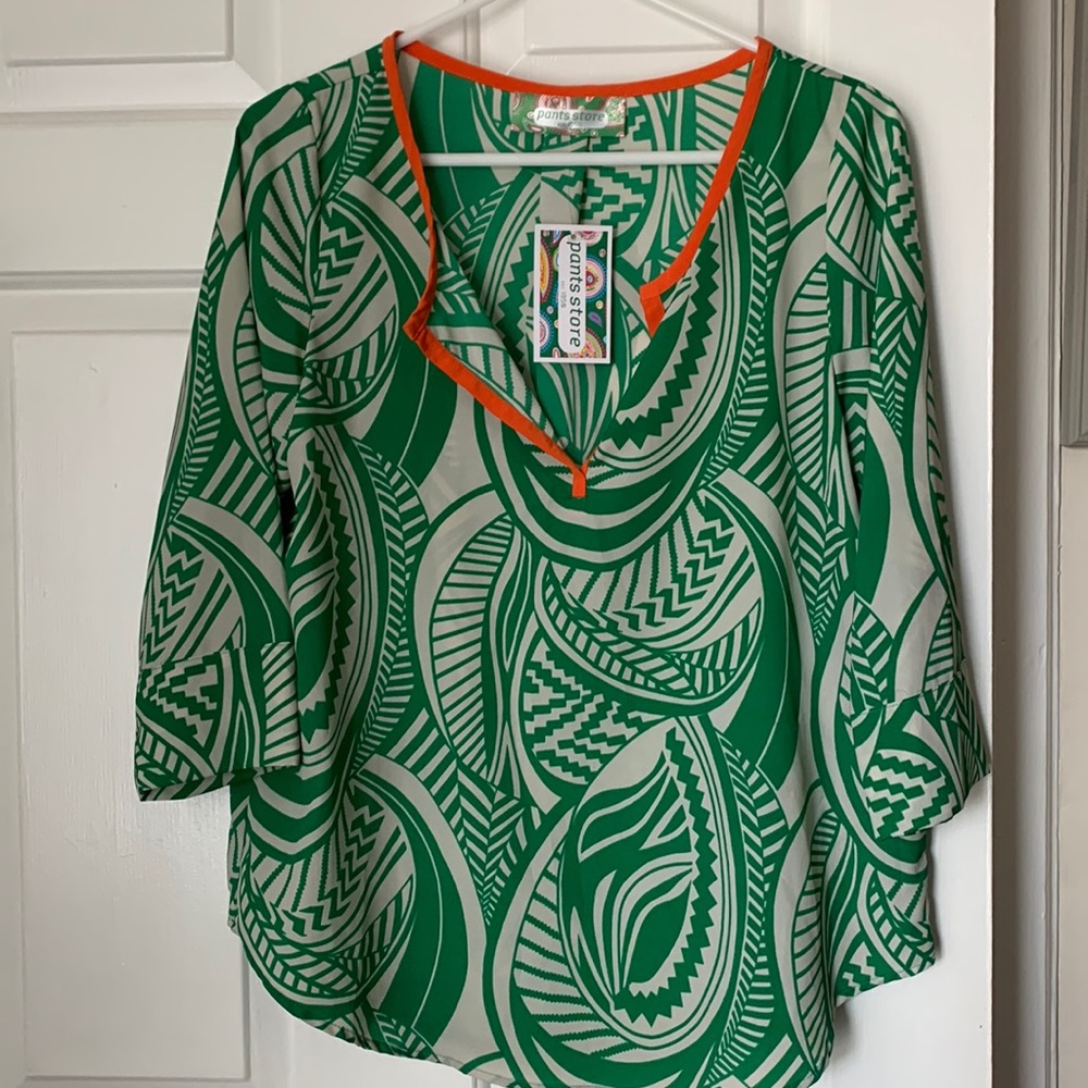 Pants Store Green and White Blouse Size: M